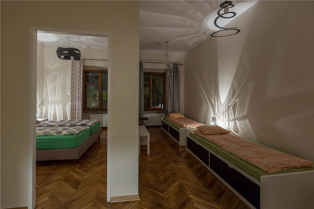 Cracow Hostel Krasków Exterior foto