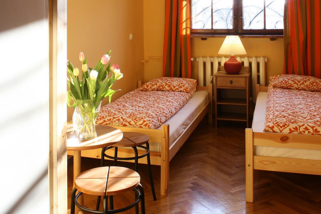 Cracow Hostel Krasków Exterior foto